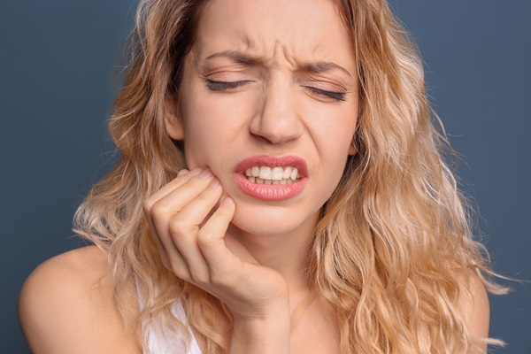 Signs You May Need a Root Canal: When to See a Dentist - Arc Advanced ...